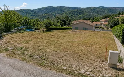 Terrain à Genestelle