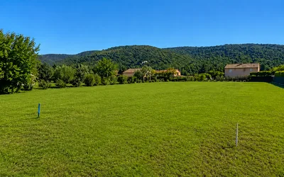 Terrain à Vesseaux